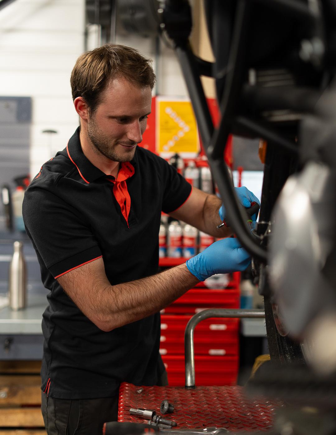 Vincent fondateur de Motowerk garage moto Libourne BMW
